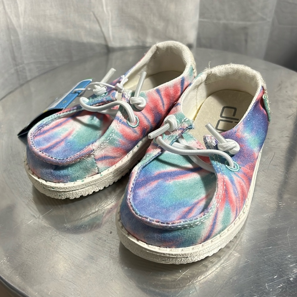 Baby/toddler tie-dye Hey Dude sneakers size 5